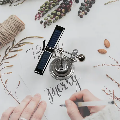 Vista 6 de MagicTech Molino de viento de energía solar, hélice negra, creativo molino de viento giratorio para automóvil, adornos dinámicos, decoración