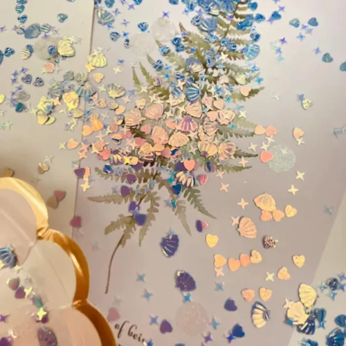 Vista 3 de 2000 piezas de confeti de mesa de PVC con purpurina de conchas de sirena para bodas, cumpleaños, despedidas de soltera, decoraciones de fiesta