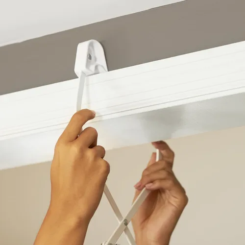 Vista 6 de Evenflo Exersaucer Johnny Jumper con fácil sistema de sujeción para montaje rápido y sin herramientas