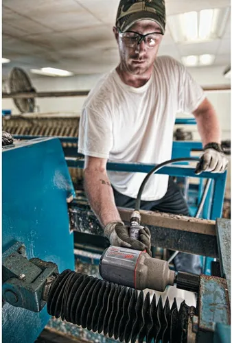 Vista 31 de Ingersoll Rand 2235TiMAX Llave de impacto neumática de 1/2 pulgada con salida de par de hasta 1,350 pies-libras