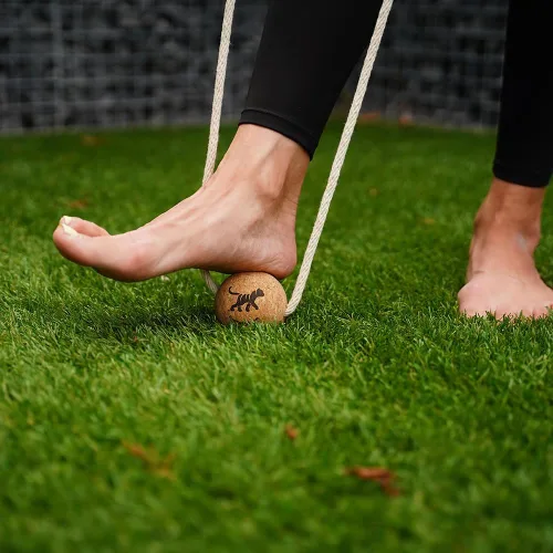 Vista 6 de Tiger Tail ReGreen Bola de rodillo de corcho de 2.6 bolas de masaje con cuerda + cuerda de algodón de 50 pulgadas - Masaje profundo de tejidos