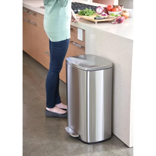 Vista 2 de iTouchless SoftStep - Cubo de basura de 13.2 galones con sistema de filtro de olores avanzado, basurero con pedal de acero inoxidable para el hogar