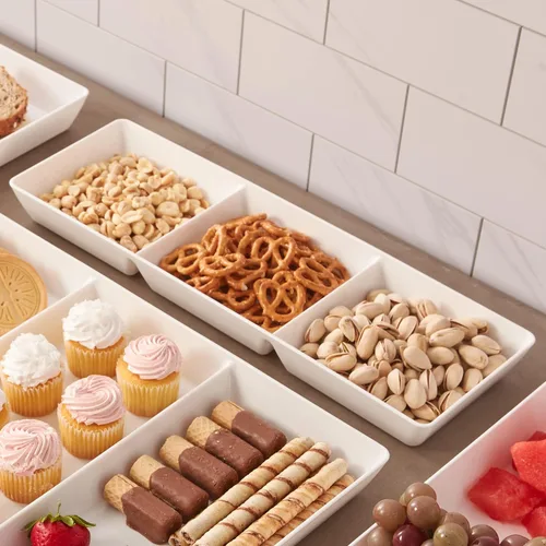 Vista 4 de US Acrylic Avant - Bandejas divididas de plástico blanco (juego de 4) de 15 x 5 pulgadas, platos estrechos y reutilizables de 3 secciones