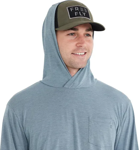 Vista 4 de Free Fly Sudadera con capucha cruzada de bambú para hombre, camisa elástica de peso premium para exteriores con orificios para los pulgares