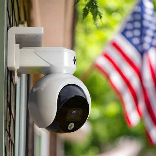 Vista 3 de Night Owl® Añadir en cámaras de disuasión 4K con cable con audio de 2 vías, color blanco