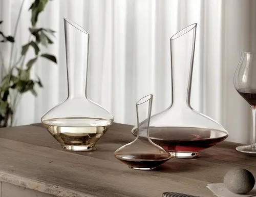 Vista 2 de Luigi Bormioli Vinea - Decantador de vino, 25.25 oz, transparente