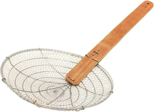 Vista 14 de TrueCraftware - Espumador de malla gruesa de 4 pulgadas de acero galvanizado con mango de bambú natural- Cucharón de araña para freír alimentos