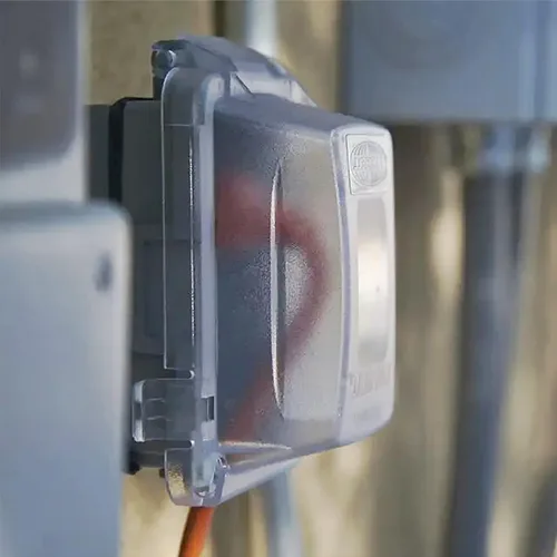 Vista 3 de TayMac MM420C - Cubierta de placa de pared de 1 banda no metálica, extra resistente, resistente a la intemperie, de uso en horizontal/vertical