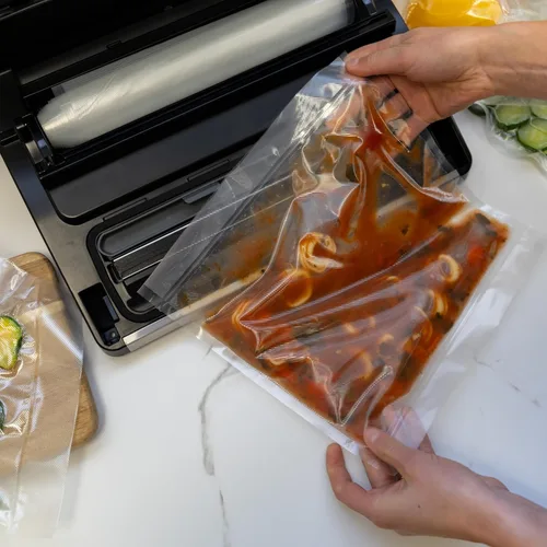 Vista 10 de Nesco Kit de sellador al vacío premium con LiquidLock, incluye una gran variedad de bolsas y rollos VS-22LB, función de sellado de recipiente