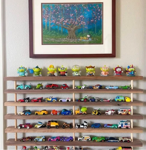 Vista 3 de Estante para coches de juguete hecho a mano compatible con (Hot Wheels y Matchbox) Coches de roble