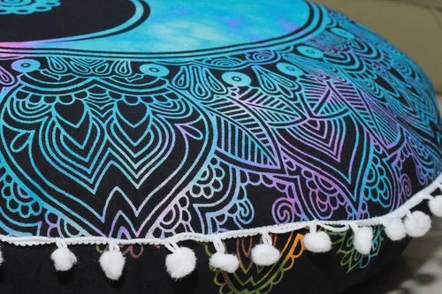 Vista 3 de Funda redonda para cojín de mandala, estilo hippie, bohemio, otomana, con pompones, funda decorativa, boho, india, 22 pulgadas (multicolor Yin yang)