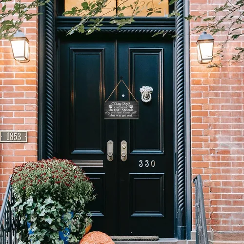 Vista 6 de Letrero decorativo de madera con texto en inglés "Funny Please Do Not Ring", Crazy Dogs Live Here Do Not Knock, para el hogar, fiesta, granja