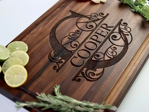 Vista 3 de Handmade Personalized Wood Engraved Cutting Board, Perfect Gift for Weddings, Anniversaries, and Housewarmings-Choose From Walnut, Maple, or Cherry.