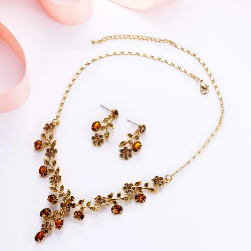 Vista 3 de EVER FAITH - Juego de collar y aretes con diseño de hojas y flores, de cristal austriaco