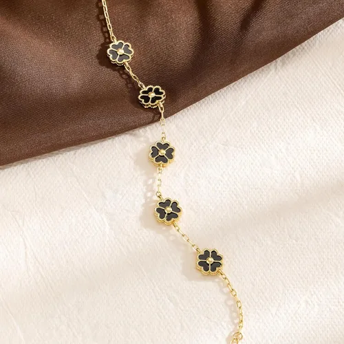 Vista 5 de NECOCY Pulsera de trébol para mujer, moderna chapada en oro de 18 quilates, cuatro hojas, juego de pulseras de flores de la suerte, ajustables