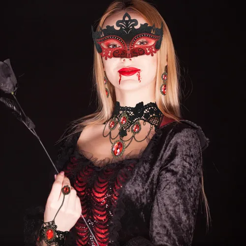 Vista 5 de Libima Juego de 5 piezas de accesorios góticos de vampiro de Halloween, máscara de mascarada, collar y pulsera de encaje gótico