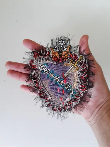 Vista 2 de moks179(p) Flower patches Sacred Heart milagro Embroidered patches Sew on