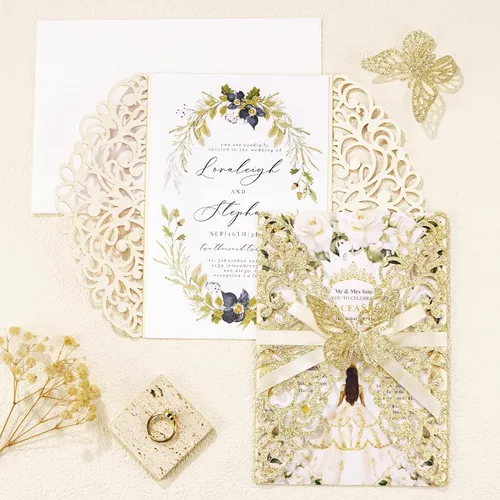 Vista 6 de 50 invitaciones de boda con purpurina dorada con sobres y tarjetas RSVP, kit de invitación de corte láser con cinta de mariposa para boda, despedida