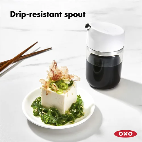 Vista 6 de OXO Good Grips - Dispensador de salsa de soja de vidrio de precisión de 5 onzas, transparente