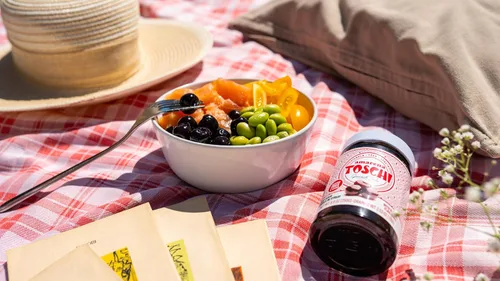 Vista 7 de Toschi Cerezas Amarena en almíbar, 2.2 libras (2.2 lbs) – Cerezas negras ácidas confitadas en rico almíbar – Topping de postres de especialidad