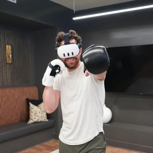 Vista 7 de DeadEyeVR Ultimate Boxing Gloves - Versión actualizada y modelo mejorado VR guantes de boxeo accesorio controlador para emoción de la lucha FitXR