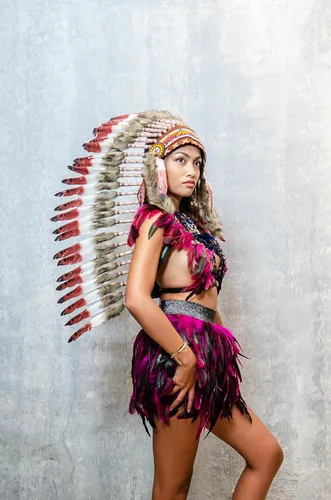 Vista 2 de Tocado inspirado en los nativos americanos, hecho a mano con plumas y cuentas genuinas