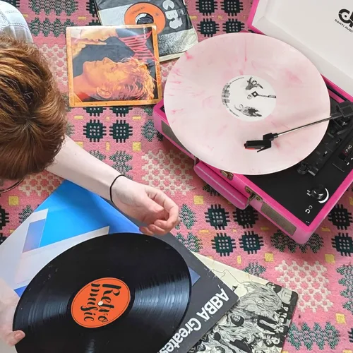 Vista 5 de Tocadiscos de maleta con Bluetooth vintage con altavoces integrados, tocadiscos portátil de 3 velocidades con grabadora de audio de vinilo USB, Rosa