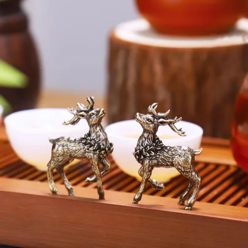 Vista 4 de Figuras de ciervo de latón navideño, mini estatua de latón macizo, 2 estatuas de ciervos en miniatura para decoración navideña
