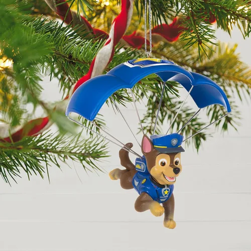 Vista 6 de Hallmark Keepsake Adorno de Navidad 2021, Paw Patrol: ¡La persecución de la película está en el caso!