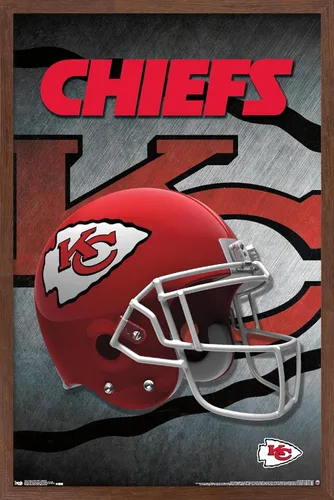 Vista 9 de Trends International NFL Kansas City Chiefs - Póster de pared con casco 16, 14.725 x 22.375 pulgadas, versión enmarcada de madera de granero