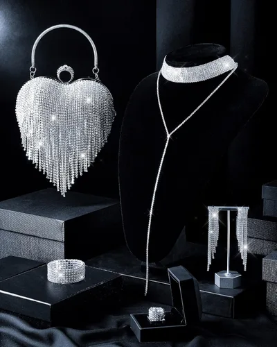 Vista 2 de Juego de 5 monederos de mano con diamantes de imitación para el día de San Valentín para mujer, con forma de corazón, borla y bolsa de mano de noche