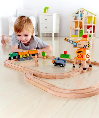 Vista 4 de Hape Tren de carga diesel ferroviario, L: 9.8, W: 1.4, H: 1.9 pulgadas