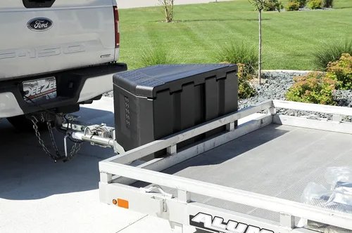 Vista 2 de Dee Zee DZ91717P Caja de remolque de triángulo de polietileno 36 x 18.75 x 18 pulgadas, 25 libras