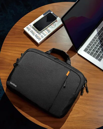 Vista 3 de tomtoc estuche de transporte 360 para laptop de 14 pulgadas MacBook Pro M5/M4/M3/M2/M1 Pro/Max A3434 A3112 A3401 A3185 A2992, bolsa de hombro