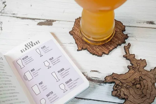 Vista 5 de Posavasos de madera del noroeste del Pacífico Monte Rainier, Monte Hood, Monte Baker, Mt. Bachelor y Monte St. Helens Posavasos hechos