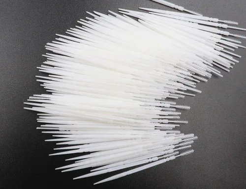 Vista 5 de LBY Palillos de dientes de plástico, palillos interdentales con cepillo y puntas planas de rombo, herramienta de limpieza de dientes caseros