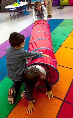 Vista 52 de Pacific Play Tents 20560 Colores Primarios 6' Túnel de Juego 72" x 19" x 19
