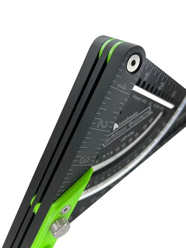 Vista 9 de 7"-Negro/Verde Escuadra de Aluminio para Vigas - Escuadra de Vigas con Nivel, Innovadoras Herramientas de Carpintería y Estructuración