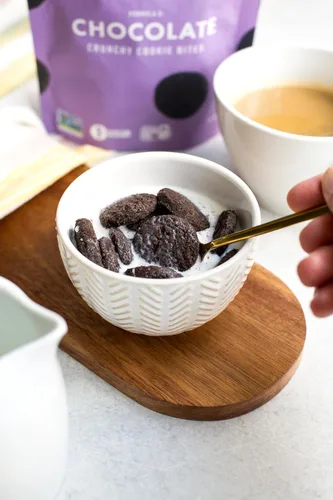 Vista 4 de Bakeology Galletas veganas - Mini galletas crujientes de chocolate sin gluten, sin lácteos, sin OMG, 0.00 oz de grasa trans, dulces de postre a base