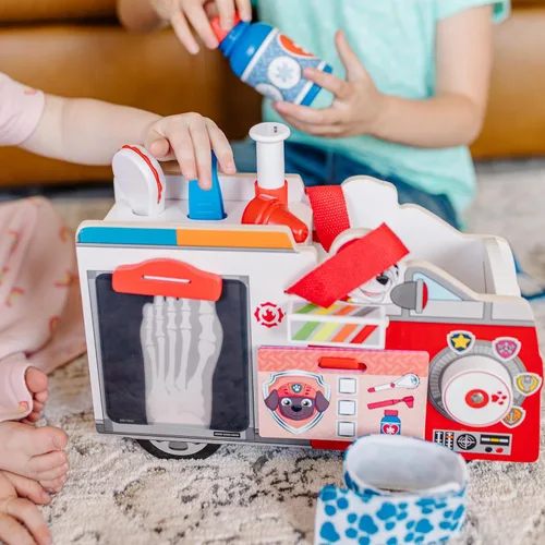 Vista 7 de Melissa & Doug PAW Patrol Botiquín de Rescate de Madera EMT de Marshall (14 piezas)