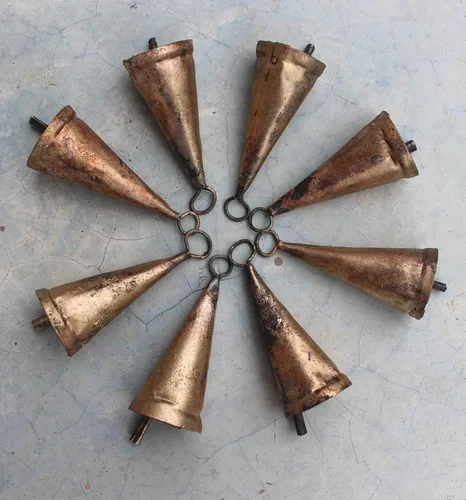 Vista 4 de Mango Gifts Campanas de lata de hierro rústico vintage, campanas de viento, campanas de manualidades, cascabeles de Navidad, campanas