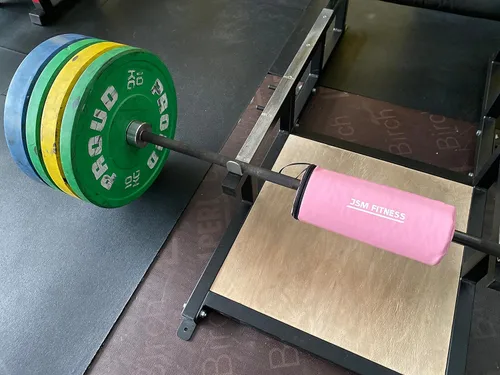 Vista 7 de Almohadilla de barra de empuje de cadera, almohadilla gruesa para ejercicios de glúteos, almohadilla de barra rosa para empujes de cadera, puentes