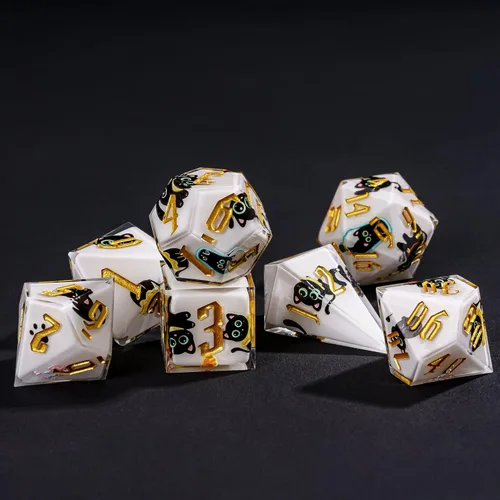 Vista 4 de Cusdie Juego de dados DND de bordes afilados de 7 piezas, lindas calcomanías de gato negro en el interior, perfecto para juegos de rol de mesa