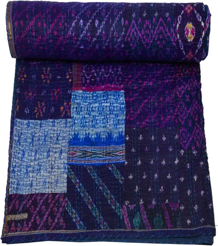 Vista 13 de Marubhumi Colcha india hecha a mano de seda india Sari Kantha acolchado patchwork (beige, individual (60 x 90 pulgadas)