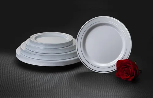 Vista 4 de Party Essentials 12 platos de plástico duro de 6 pulgadas, platos desechables para pan y mantequilla/aperitivo, color blanco con banda plateada