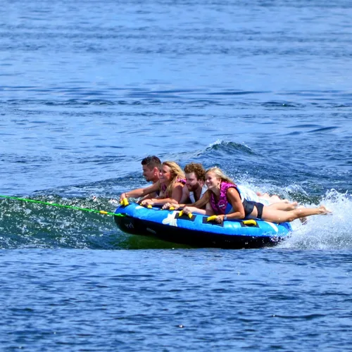 Vista 3 de RAVE Sports Mega Storm Boat Tubo remolcable - Tubo inflable para 1-4 jinetes