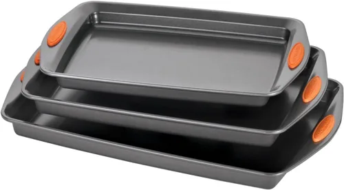 Vista 13 de Rachael Ray Bakeware - Juego de bandejas antiadherentes para galletas, 3 piezas, gris con agarres azul agave