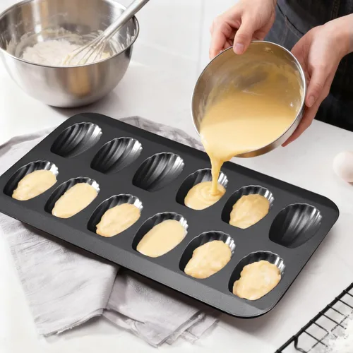 Vista 7 de Madeleines 12 Cavity Madeleine Baking Mould Carbon Steel with Non-Stick Coating for Oven Baking Chocolate Brownies Biscuits, Black