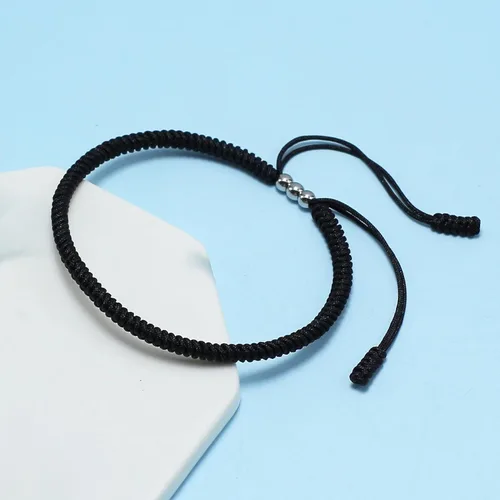 Vista 5 de LAMIBEE Pulsera Roja de la Suerte, Pulsera Roja para Protección, Hilo de Cuerda Trenzada a Mano Roja, Pulsera de Surfista, Pulsera de Muñeca Negro