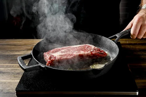 Vista 3 de Babish Sartén de hierro fundido presazonado de 10 pulgadas – Sartén antiadherente duradera para sellar, saltear y usar en el horno